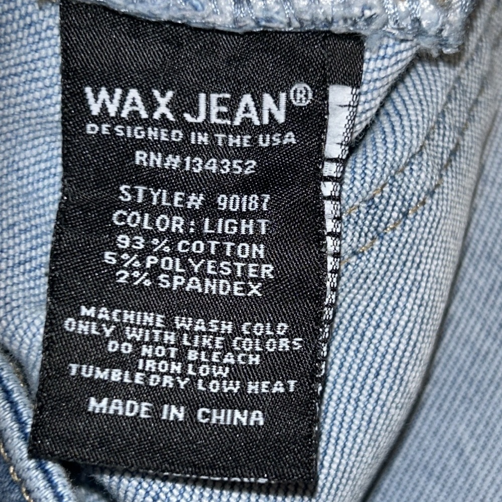 Wax Jean Women's Juniors Classic High Rise Capri Jeans (9 Light Denim) 25”inseam - Picture 4 of 7